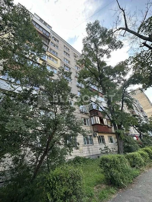3-room apartment for sale Rusanivka