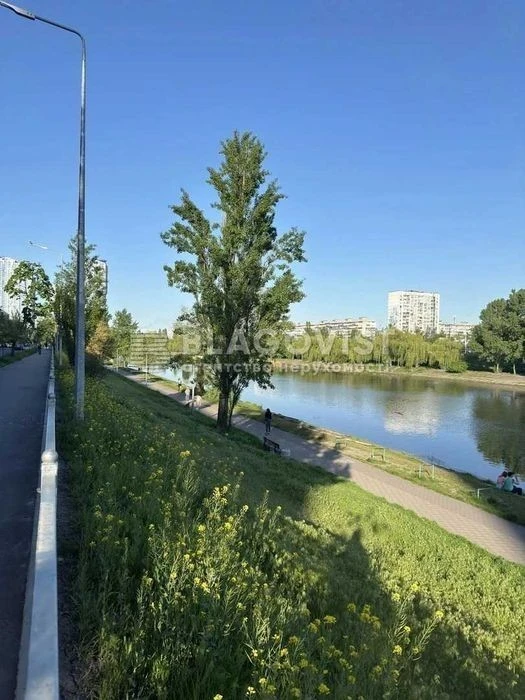 3-room apartment for sale Rusanivka
