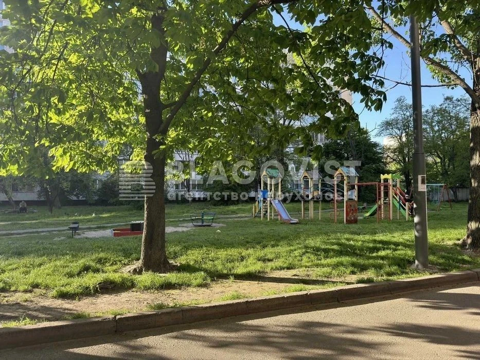 3-room apartment for sale Rusanivka