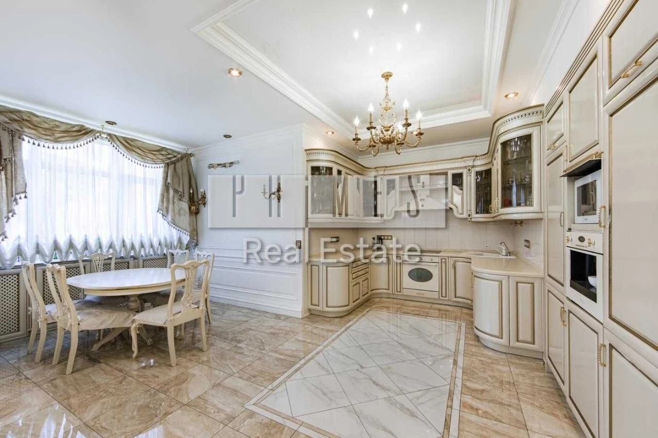 Sale of a 4-bedroom apartment, Lesya Ukrainky 23A, Pecerск