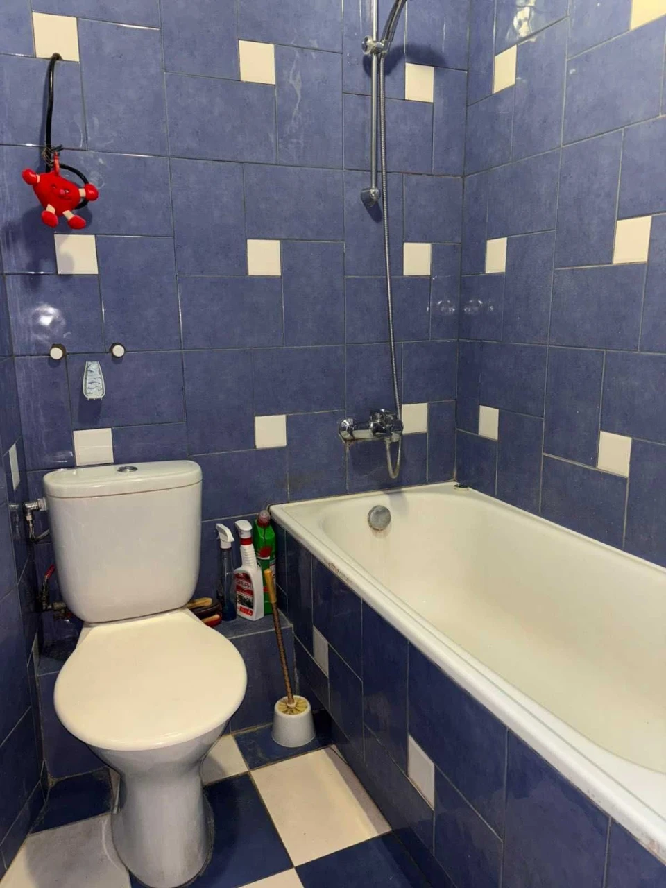 Selling 2-bedroom apartment on Street of the Unconquered, Saltivskaya metro station