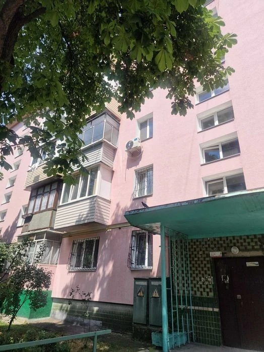 2-room apartment for sale on Kubanskoi Ukrainy St., Desnya