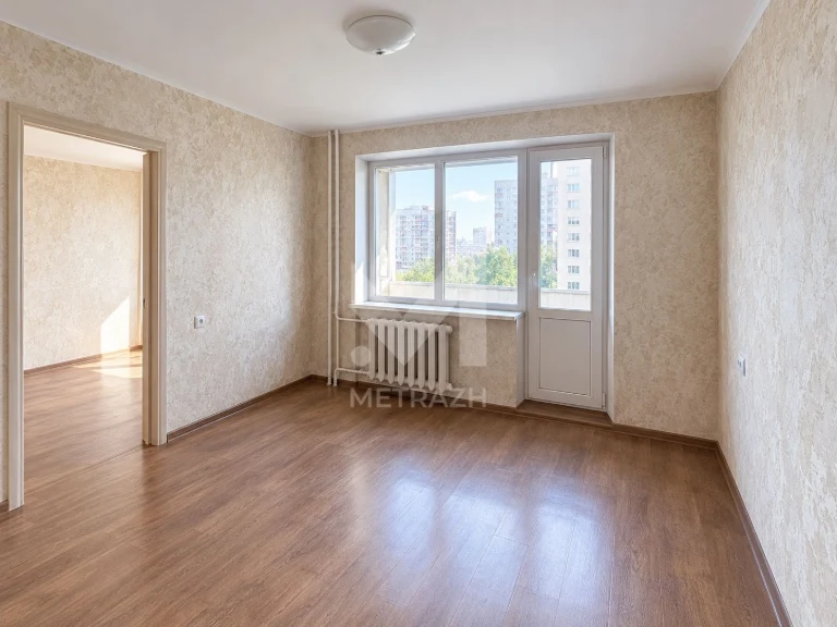 Продам 2комн.квартиру Центр, улица Енина, Проспект Науки, ме