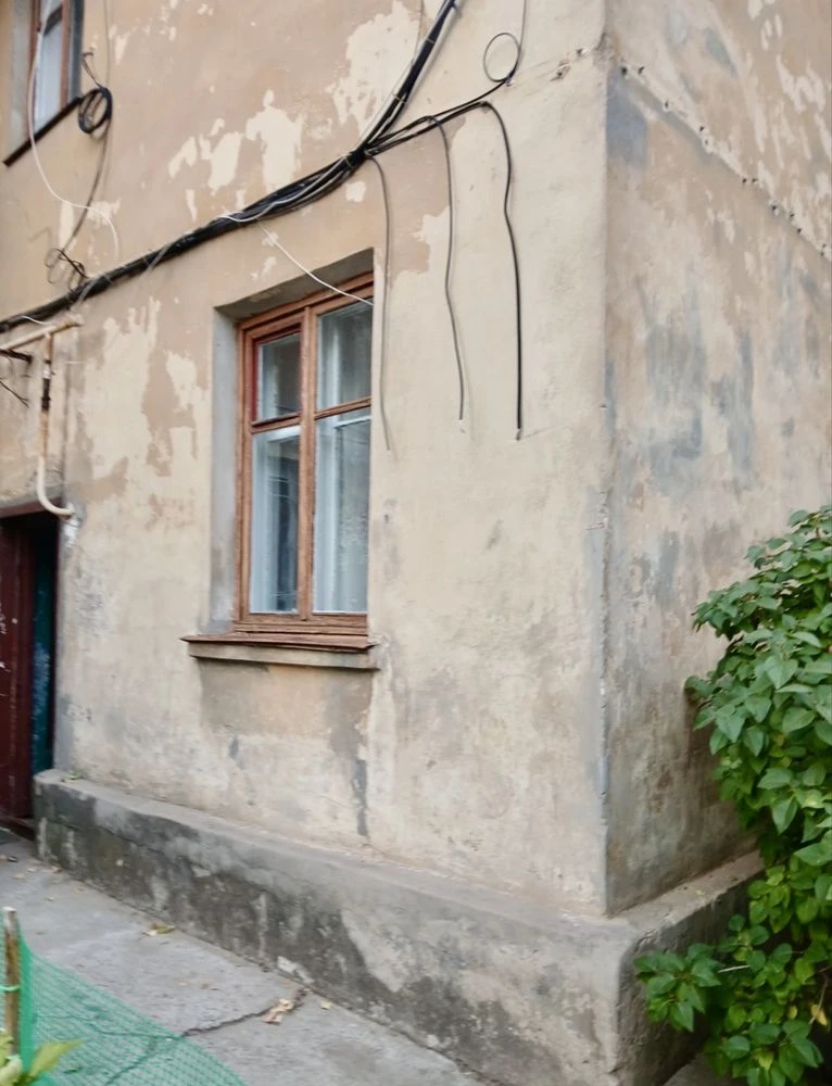 Продаж просторноі 4 х кімнатноі квартири в Придніпровське