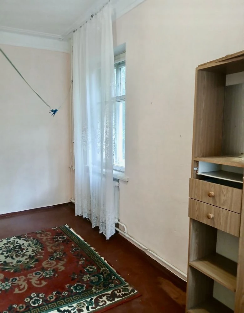 Продаж просторноі 4 х кімнатноі квартири в Придніпровське
