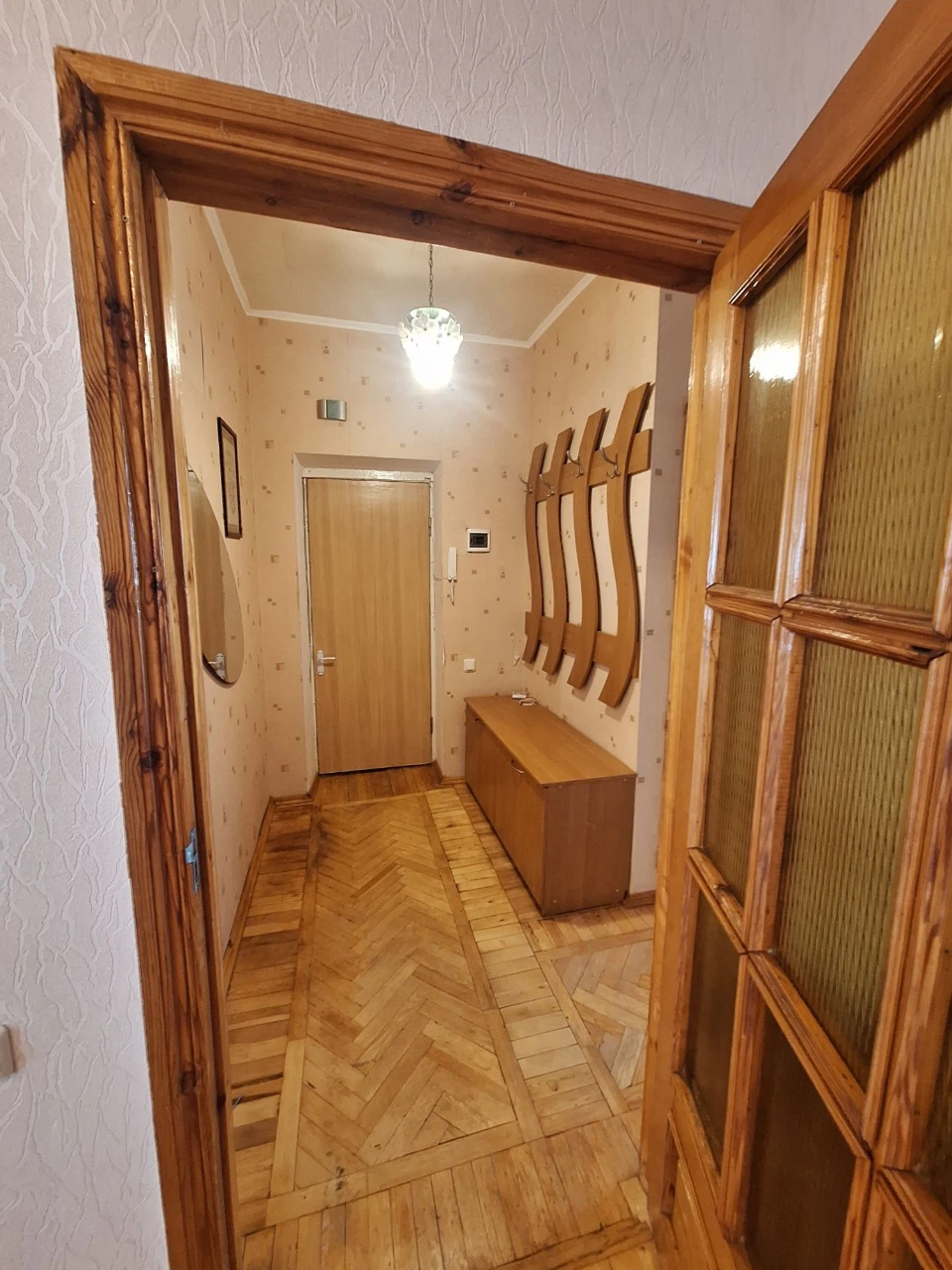 Продам 2к.простору квартиру (55 кв.м.), поруч пр. Науки, ТЦ