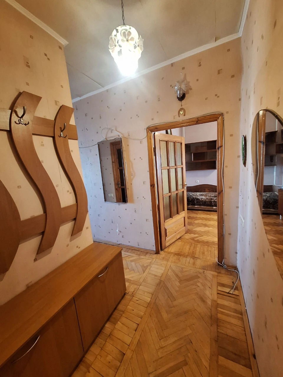 Продам 2к.простору квартиру (55 кв.м.), поруч пр. Науки, ТЦ