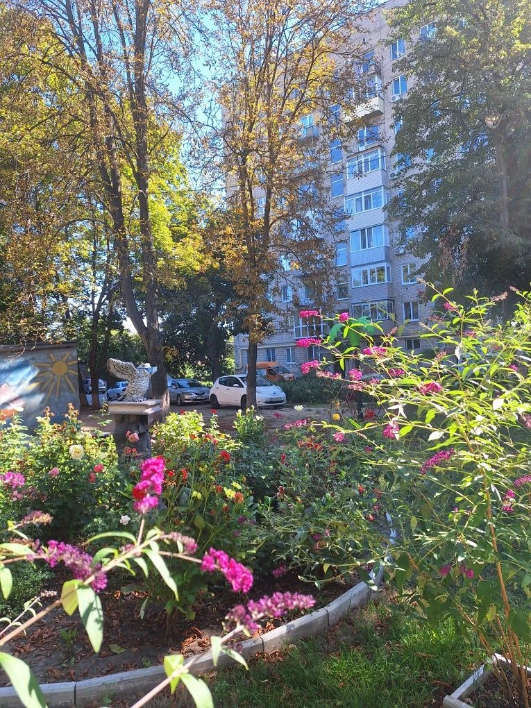 Продам 2к.простору квартиру (55 кв.м.), поруч пр. Науки, ТЦ