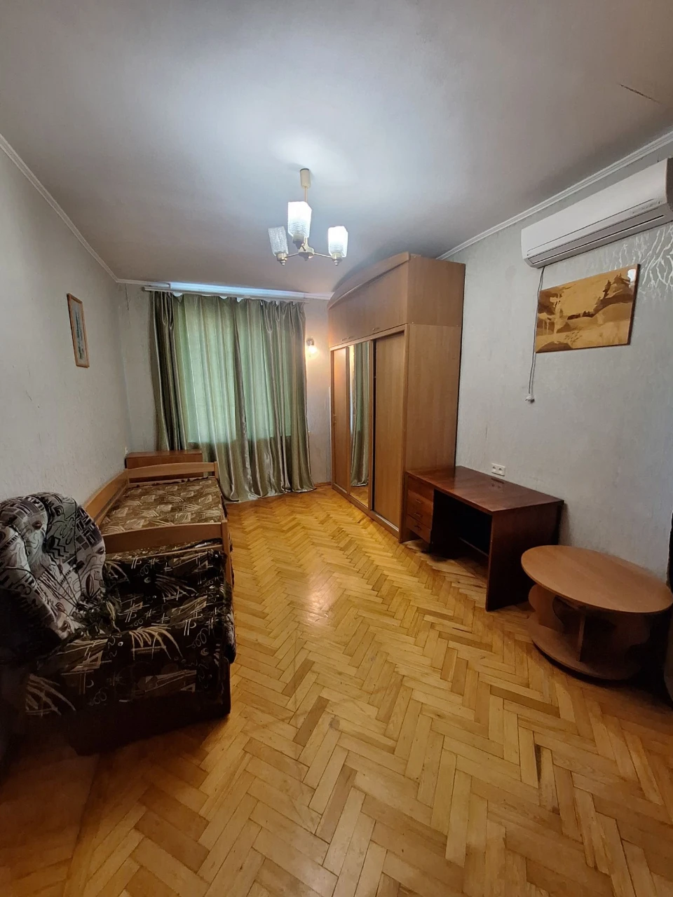 Продам 2к.простору квартиру (55 кв.м.), поруч пр. Науки, ТЦ
