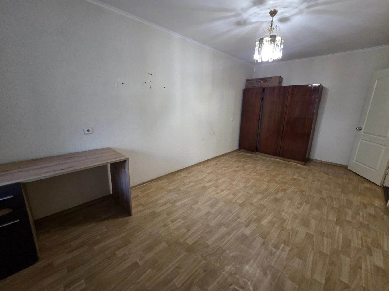 Продаж 1-кімнатна квартира, вул. Паркова, 40