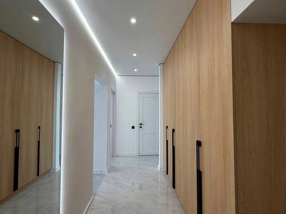 Apartment. Ivano-Frankivsk, Priozerna St.