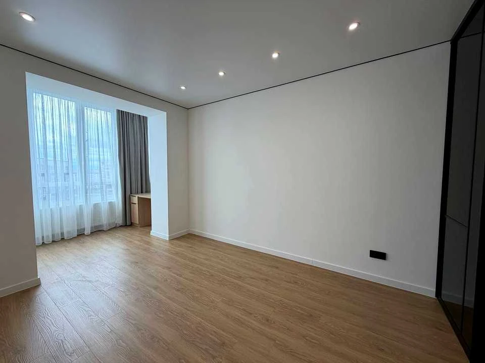 Apartment. Ivano-Frankivsk, Priozerna St.