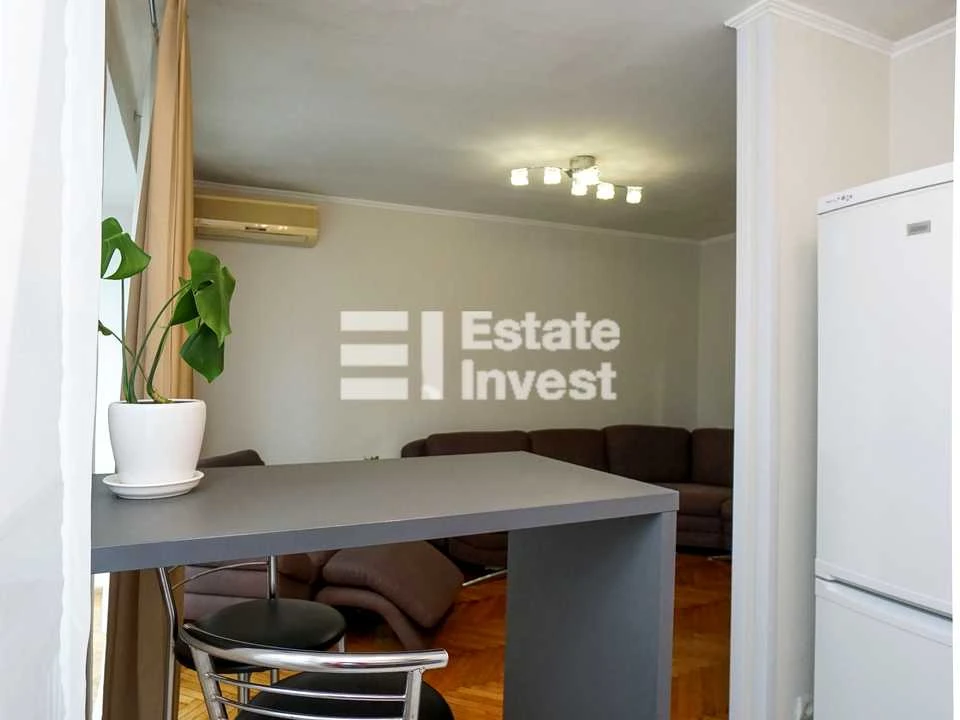 Apartment. Naberezhno-Khreshchatyka Street, Kyiv
