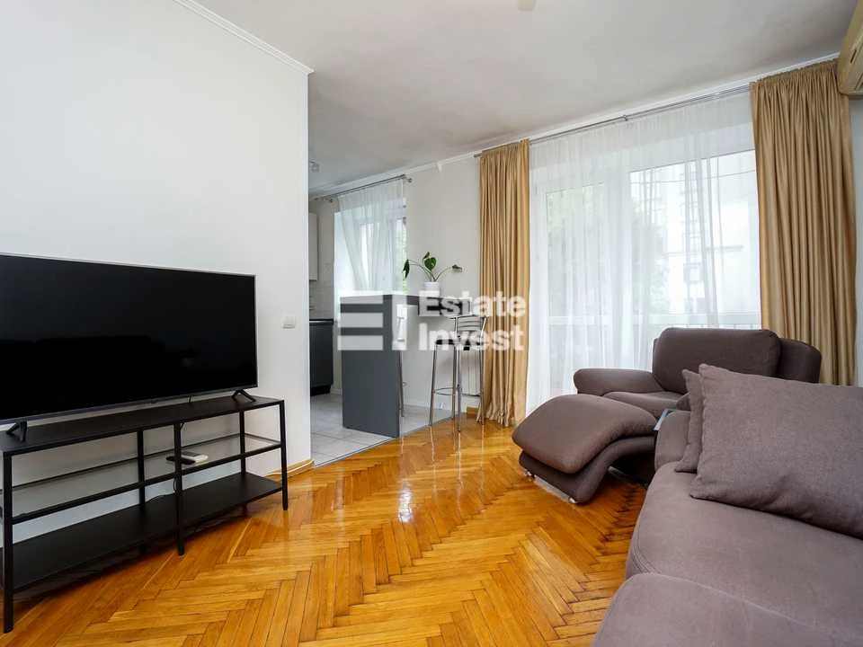 Apartment. Naberezhno-Khreshchatyka Street, Kyiv