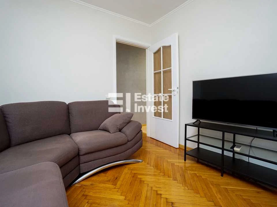 Apartment. Naberezhno-Khreshchatyka Street, Kyiv