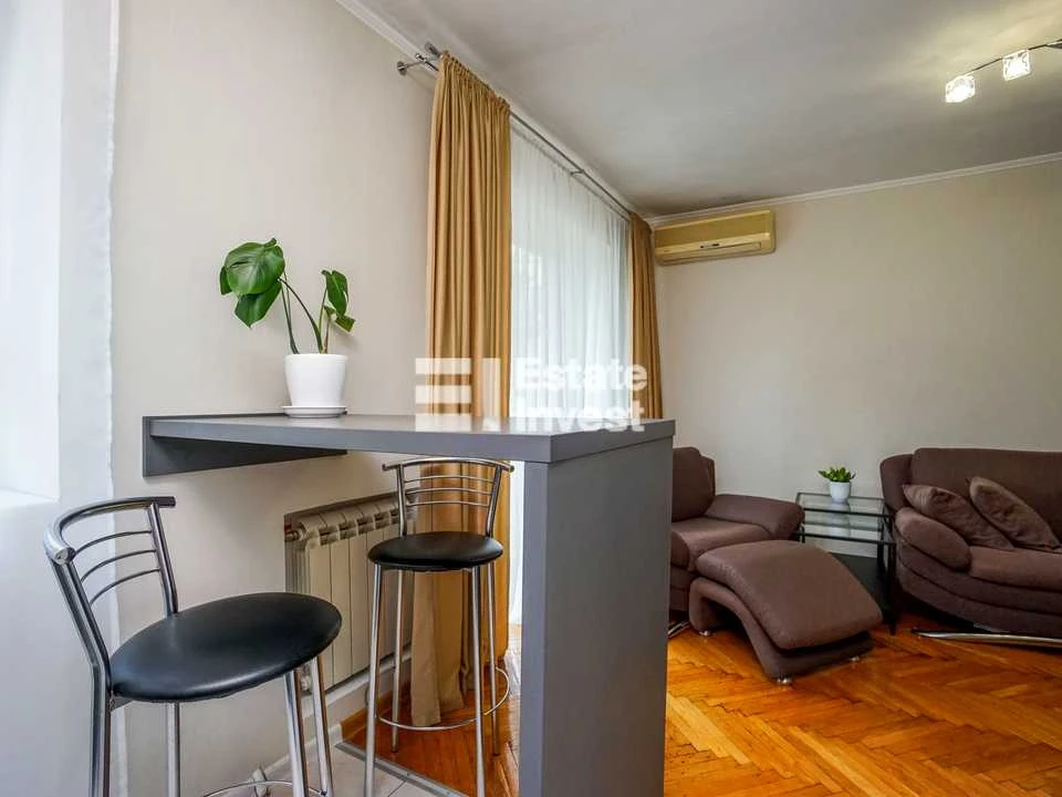 Apartment. Naberezhno-Khreshchatyka Street, Kyiv