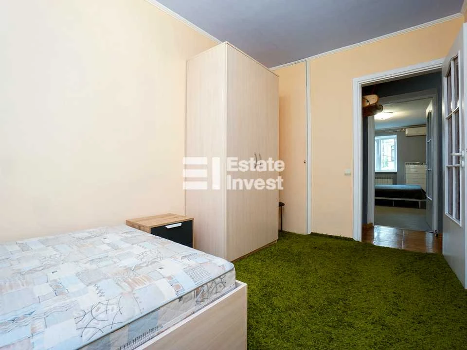 Apartment. Naberezhno-Khreshchatyka Street, Kyiv