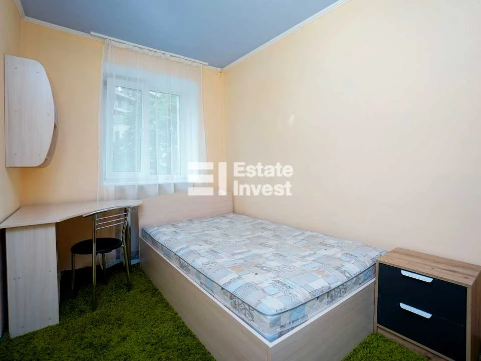 Apartment. Naberezhno-Khreshchatyka Street, Kyiv