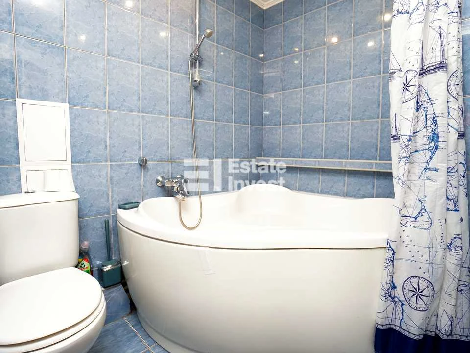 Apartment. Naberezhno-Khreshchatyka Street, Kyiv