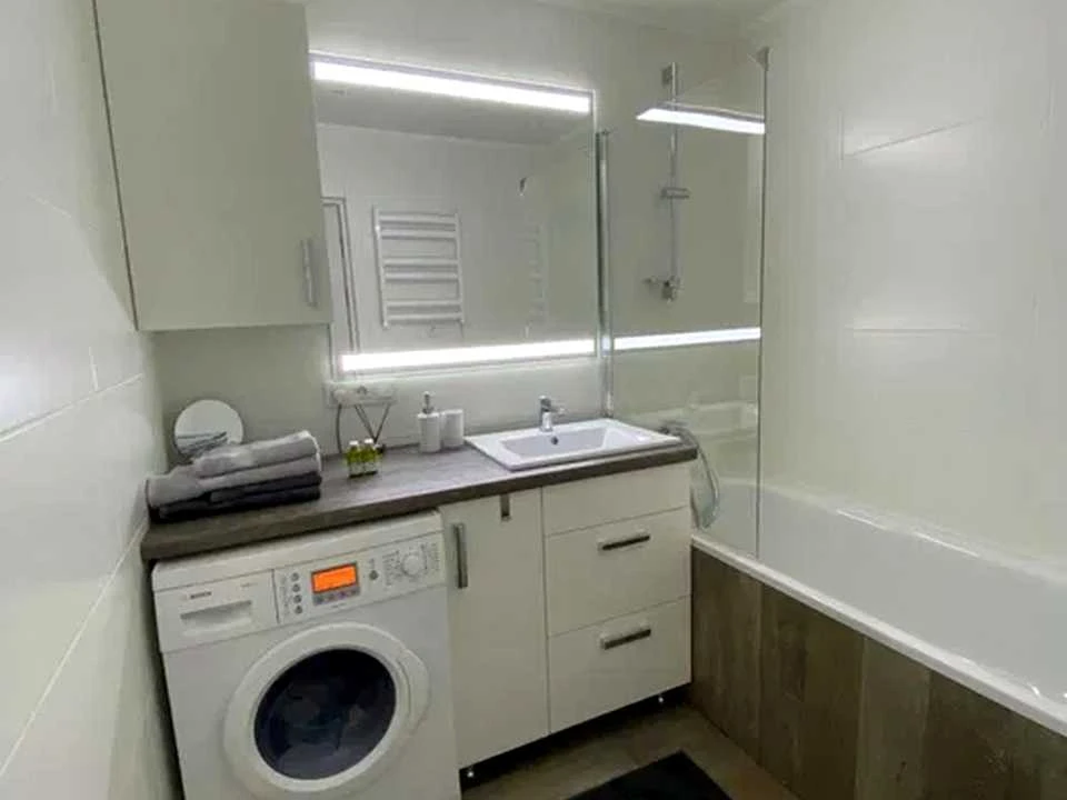 Apartment. Akademika Glushkova Prospect, Kyiv