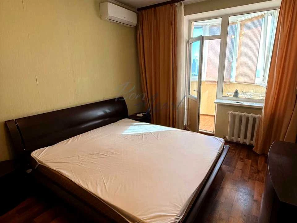 Квартира. Киев, Феодосийский проезд.