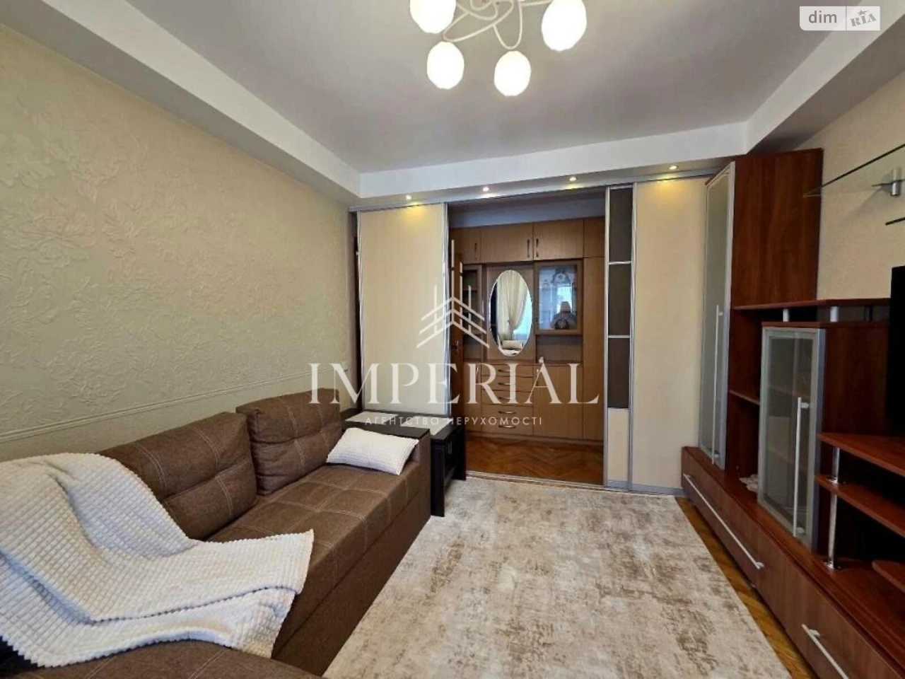 Long-Term Renting, 2-Bedroom Apartment in Pecersky