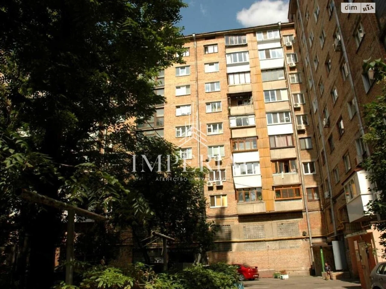 Long-Term Renting, 2-Bedroom Apartment in Pecersky