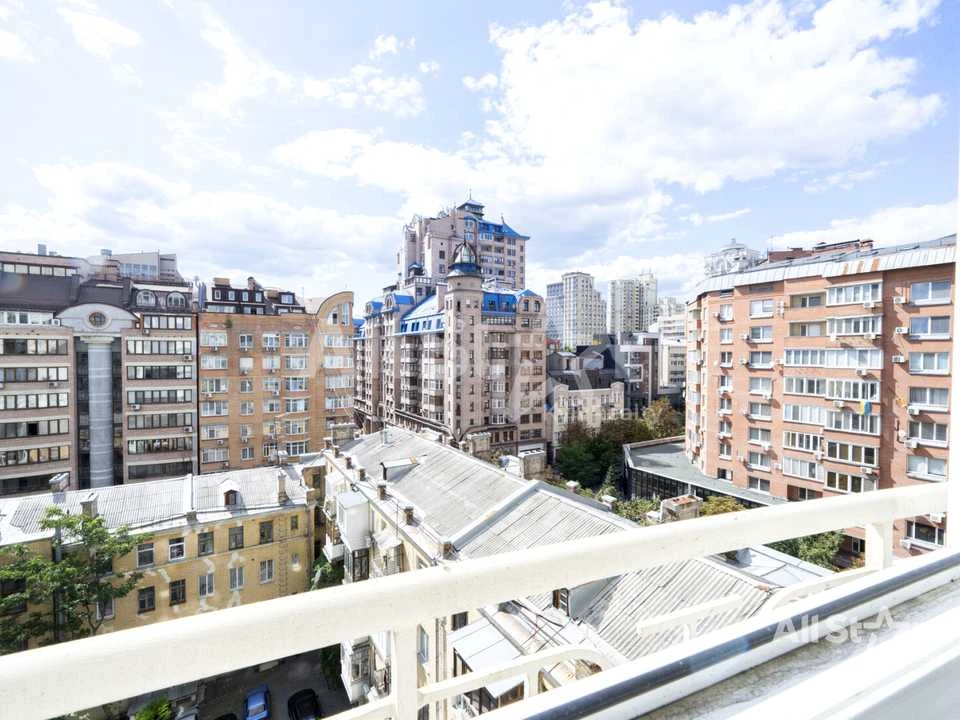 Квартира. Київ, Олександра Кониського вул.