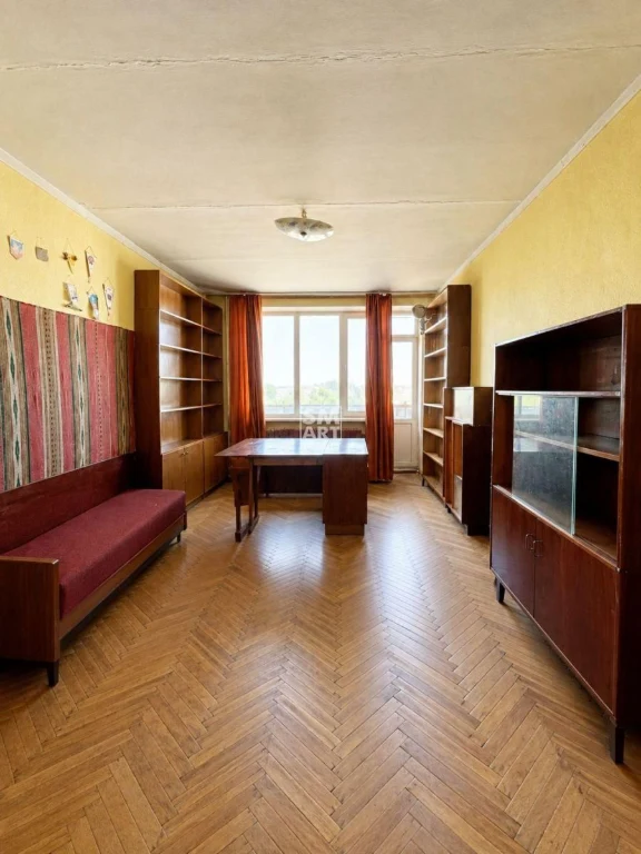 Без комісії! Продам 3-кімнатну біля метро "Палац Україна", в