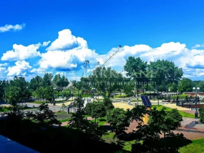3K apartment with a view of the "Natalka" park - Obolonska embankment