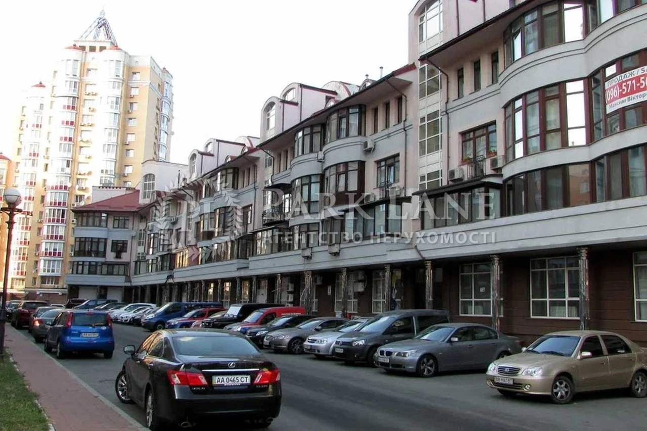 3K apartment with a view of the "Natalka" park - Obolonska embankment