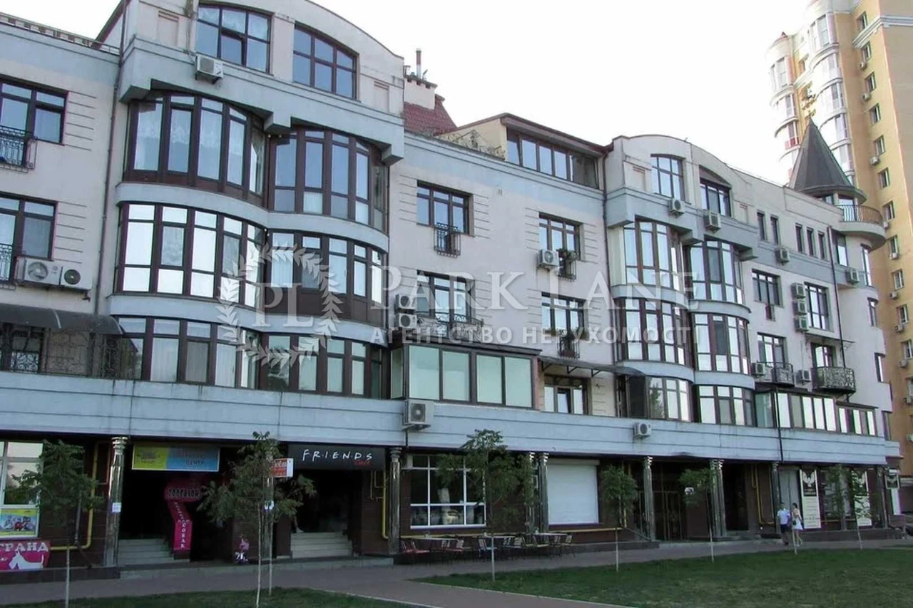3K apartment with a view of the "Natalka" park - Obolonska embankment