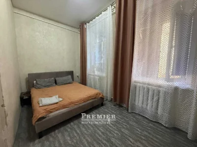 Трехкомнатная квартира в центре Одессы, крепкий дом