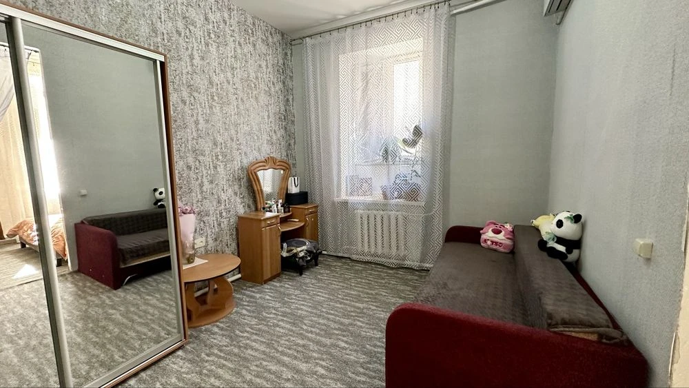Трехкомнатная квартира в центре Одессы, крепкий дом