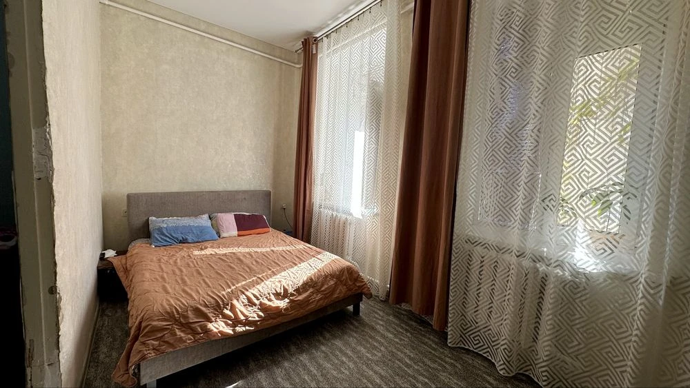 Трехкомнатная квартира в центре Одессы, крепкий дом