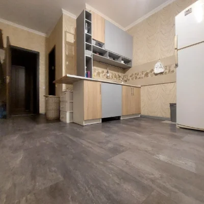 3х комн. квартира 85 м.кв. в ЖК Романовский,  890 у.е. за  м
