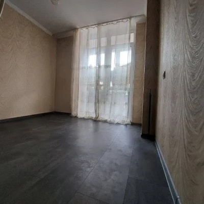 3х комн. квартира 85 м.кв. в ЖК Романовский,  890 у.е. за  м