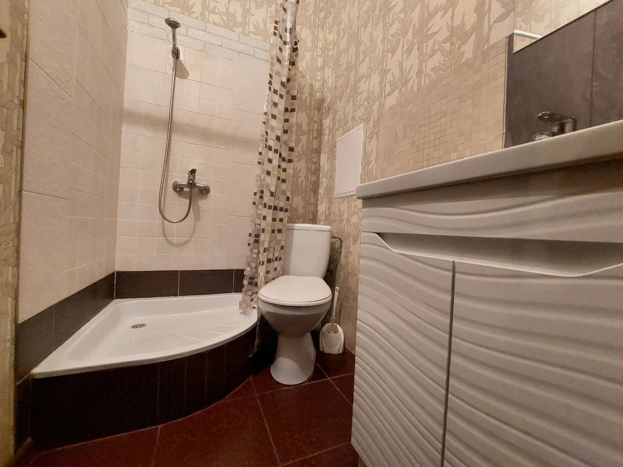 3х комн. квартира 85 м.кв. в ЖК Романовский,  890 у.е. за  м