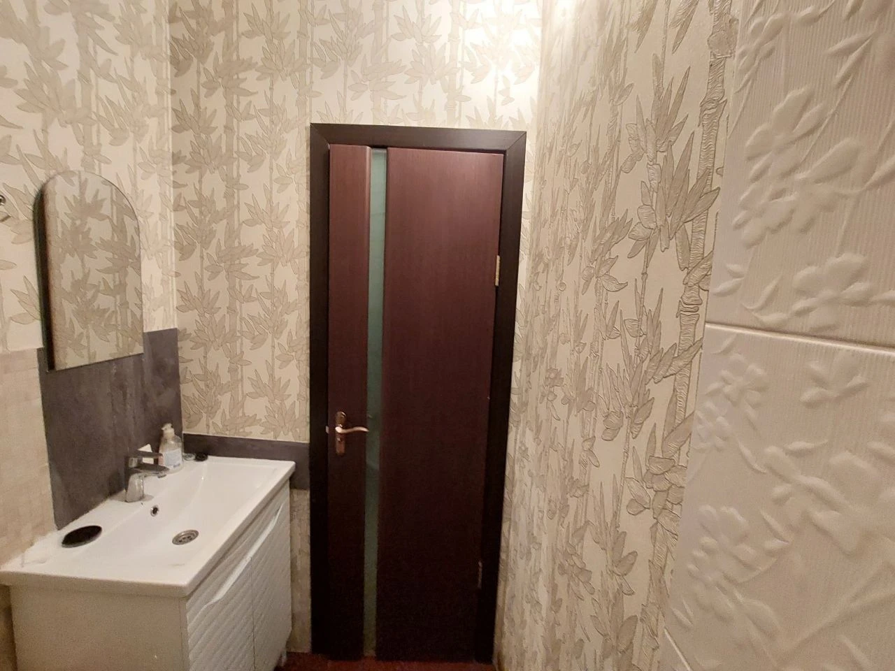 3х комн. квартира 85 м.кв. в ЖК Романовский,  890 у.е. за  м