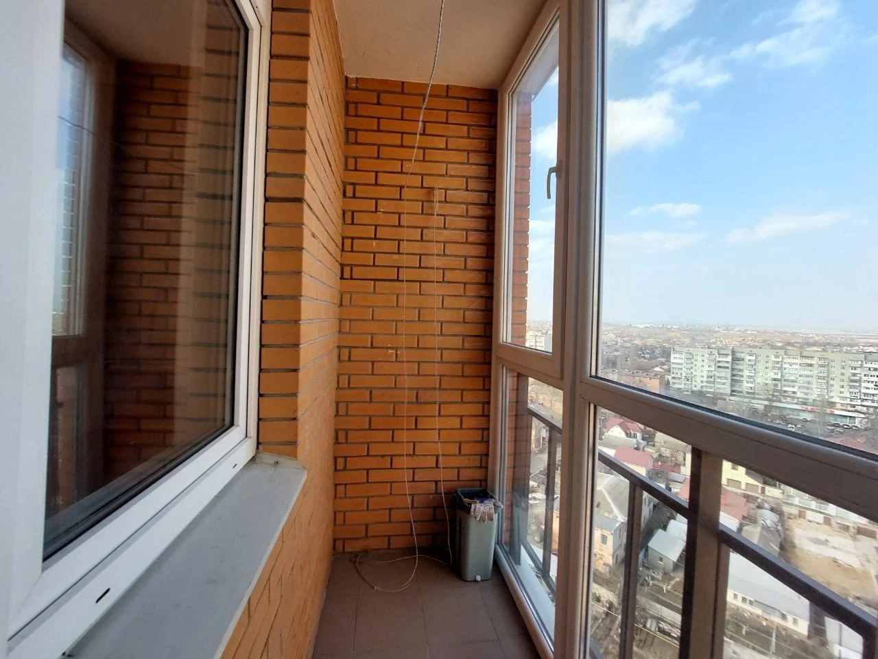3х комн. квартира 85 м.кв. в ЖК Романовский,  890 у.е. за  м