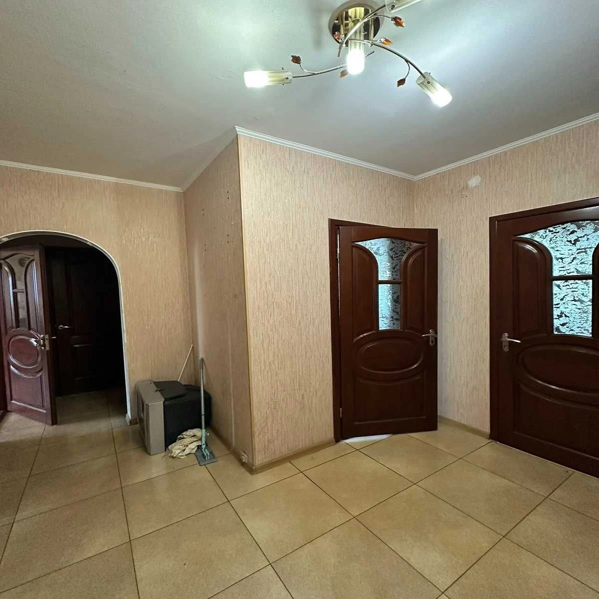 Продам  4-х комнатную квартиру на Таирова, ремонт, мебель и