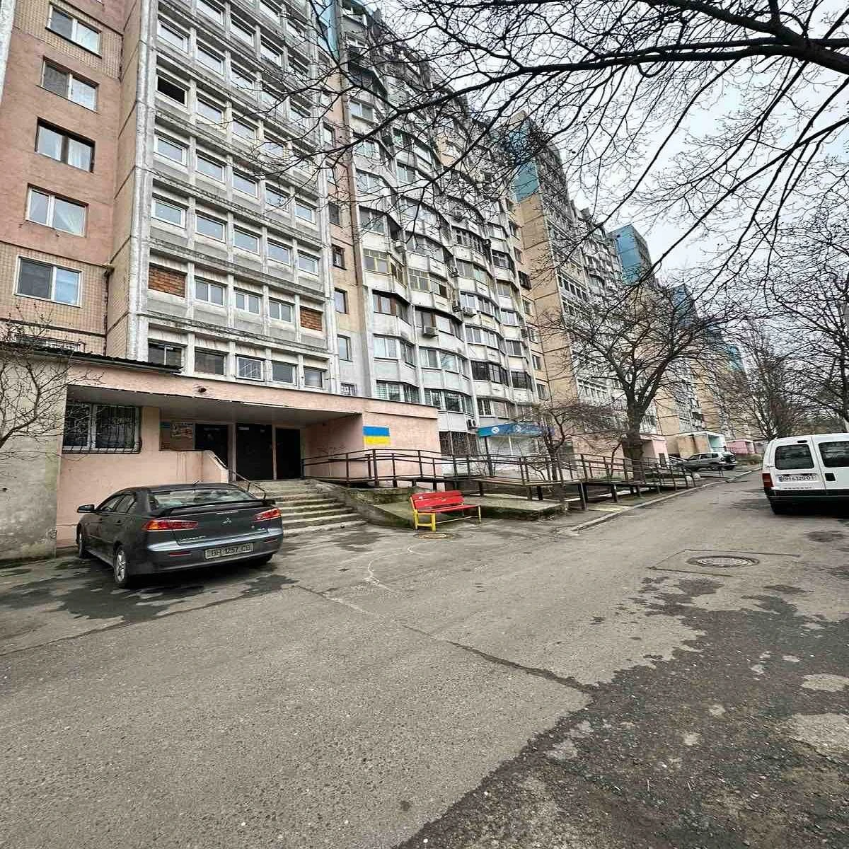 Продам  4-х комнатную квартиру на Таирова, ремонт, мебель и