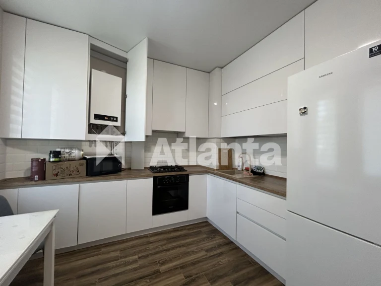 1 кімнатна квартира з ремонтом у новому зданому малоквартирн