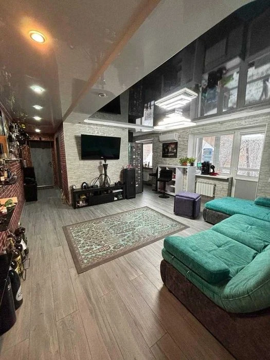 2-room apartment for sale 65.2 m2, 84 Holosiivskyi Ave.