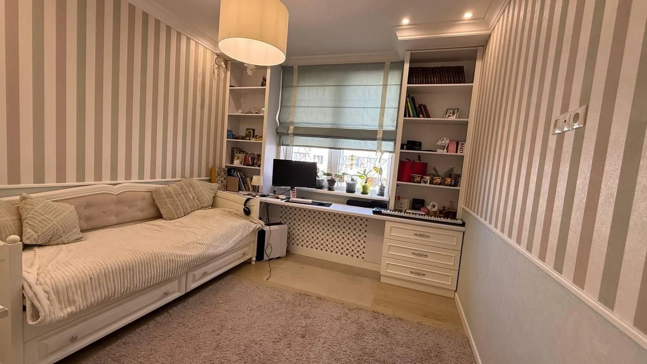 Продам 2 кім. в ЖК Апельсин з капремонтом!(361-185 )