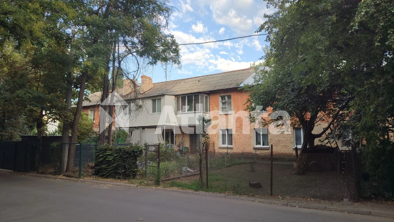 2-комнатная квартира с собственной территорией, возле парка