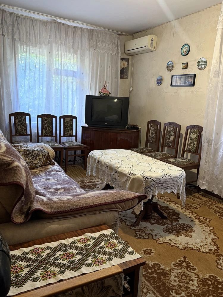 Продам 2х комнатную квартиру ак. Королева -53 кв.м - Таврия