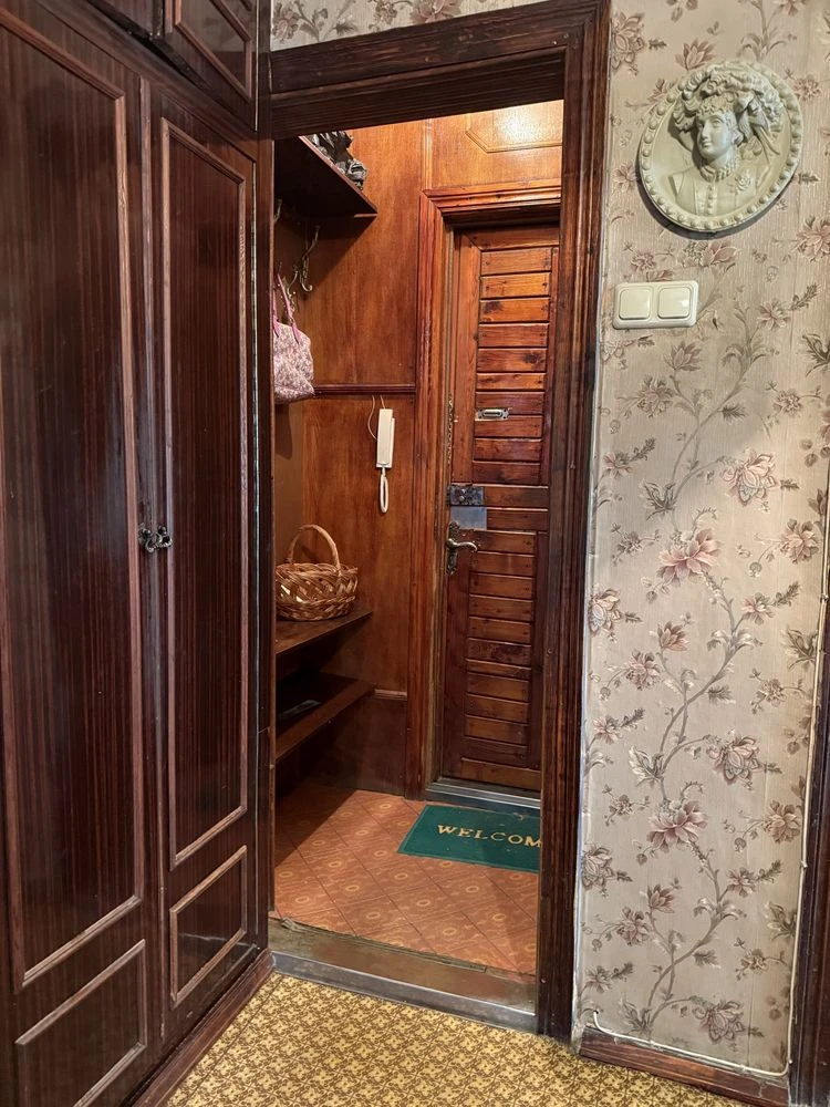Продам 2х комнатную квартиру ак. Королева -53 кв.м - Таврия