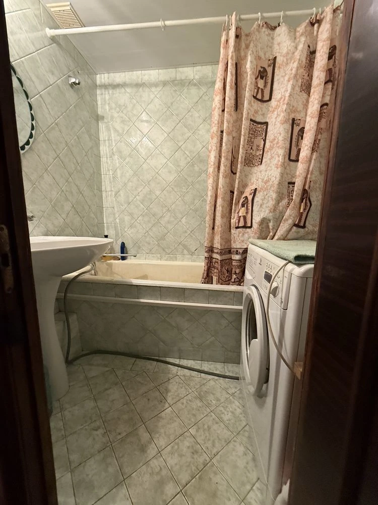 Продам 2х комнатную квартиру ак. Королева -53 кв.м - Таврия