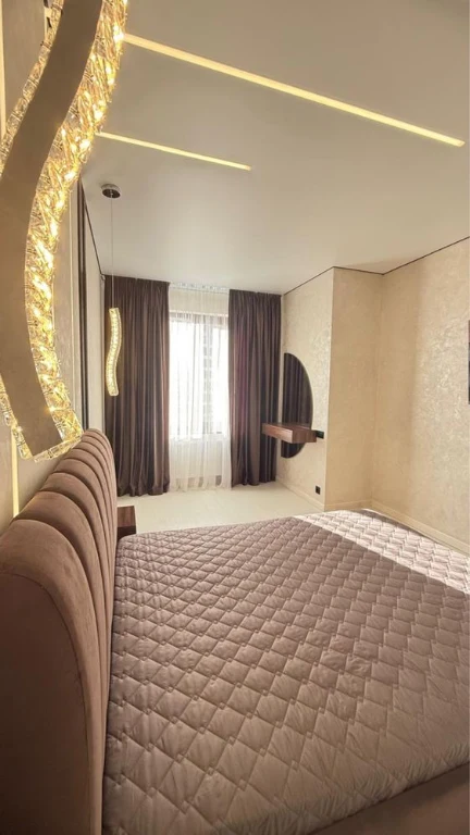 Selling a one-room furnished apartment in Zh from the owner